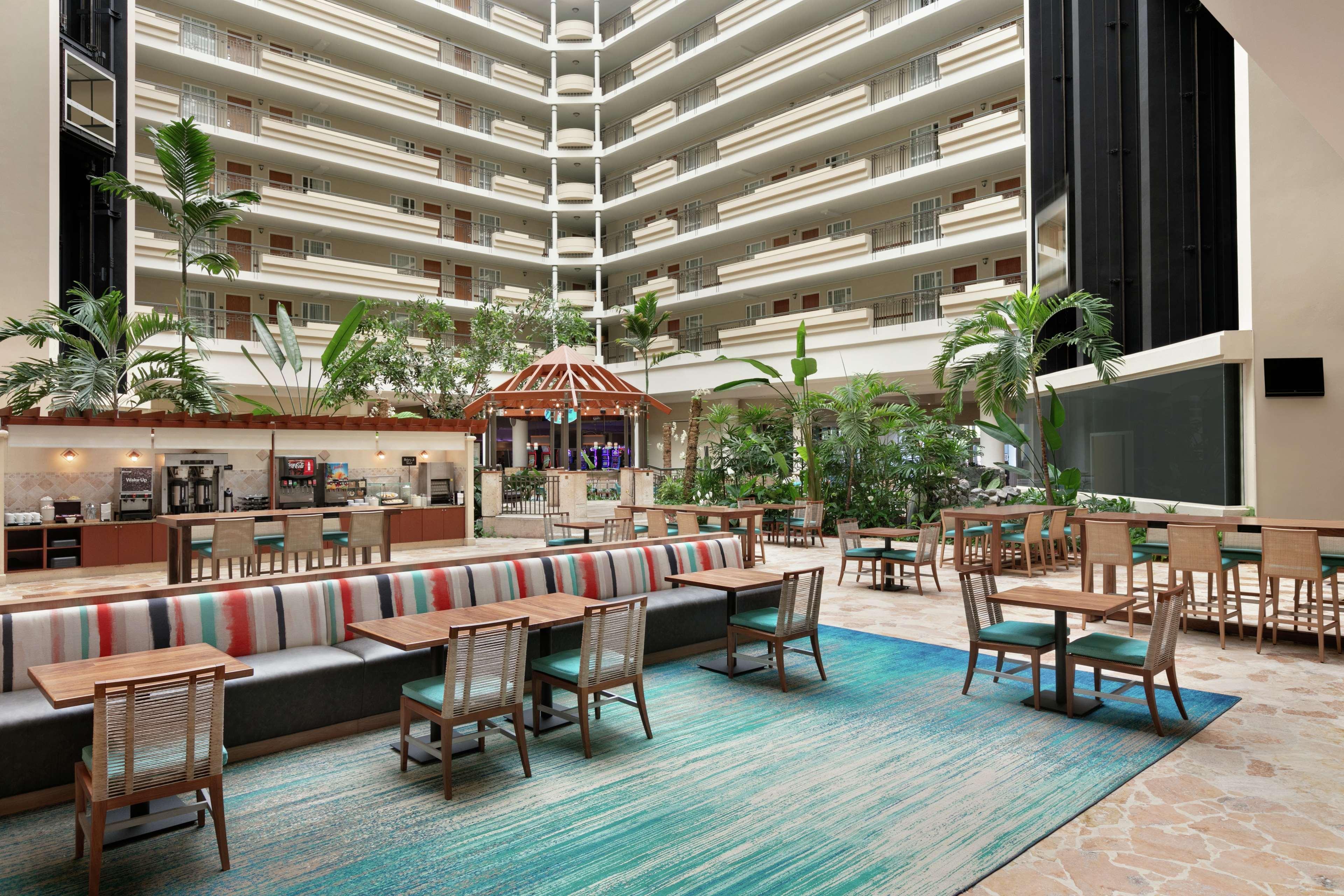 Embassy Suites By Hilton San Juan - Hotel & Casino Exterior foto